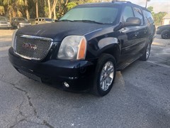 A 2007 GMC Yukon Xl C1500