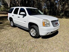 A 2007 GMC Yukon 