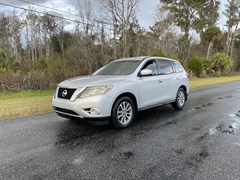 A 2014 Nissan Pathfinder S