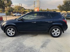A 2004 Nissan Murano SL
