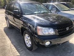 A 2004 Toyota Highlander Suv
