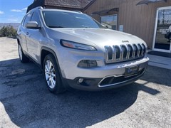 A 2016 Jeep Cherokee LIMITED