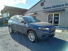 A 2020 Jeep Cherokee LATITUDE