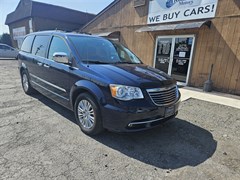 A 2012 Chrysler Town & Country LIMITED