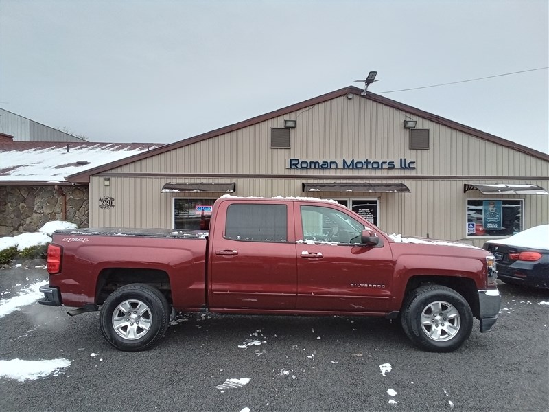 2017 Chevrolet Silverado 1500 LT photo 2