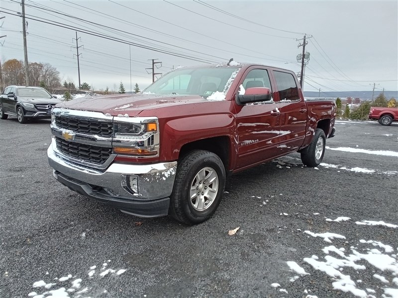 2017 Chevrolet Silverado 1500 LT photo 4