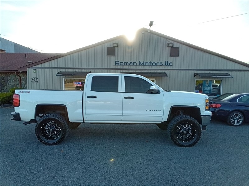 2015 Chevrolet Silverado LT photo 2