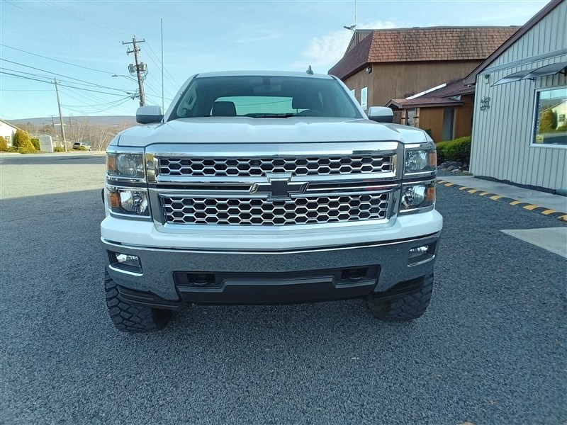 2015 Chevrolet Silverado LT photo 3