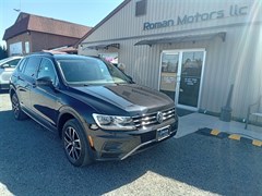 A 2021 Volkswagen Tiguan SE