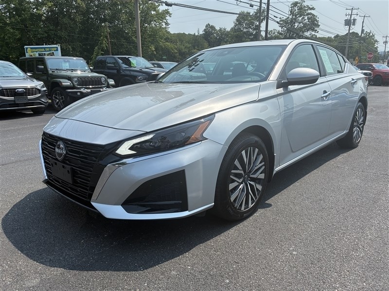 2024 NISSAN ALTIMA SV