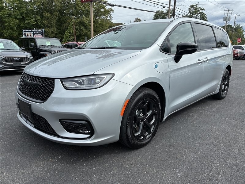 2023 CHRYSLER PACIFICA Limited