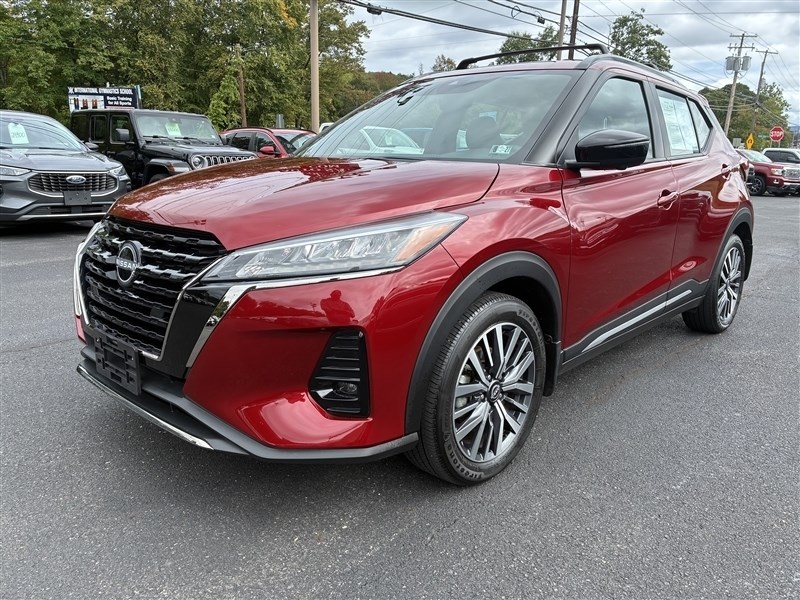 2024 NISSAN KICKS SR