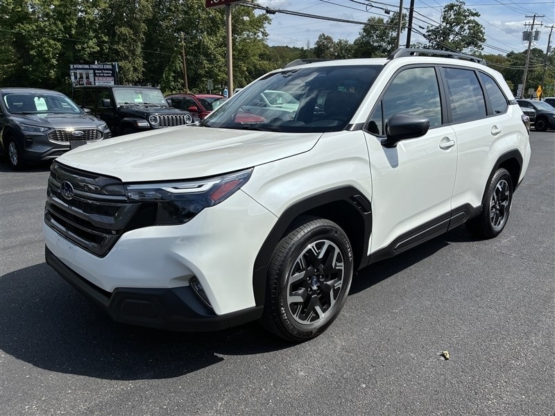 2025 SUBARU FORESTER Premium