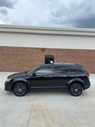 A 2017 Dodge Journey SE