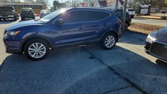 A 2018 Nissan Rogue Sport S
