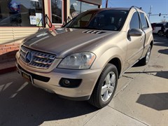 A 2006 Mercedes-benz ML500 M-Class