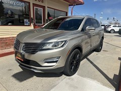 A 2015 Lincoln MKC Base