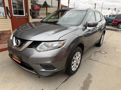 A 2015 Nissan Rogue S
