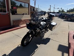 A 2011 BMW R1200 Gs Adventu E