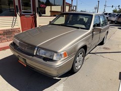 A 1996 Volvo 960 960