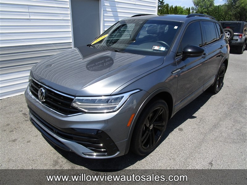 2023 Volkswagen Tiguan 2.0T SE R-Line Black 4Motion's photo