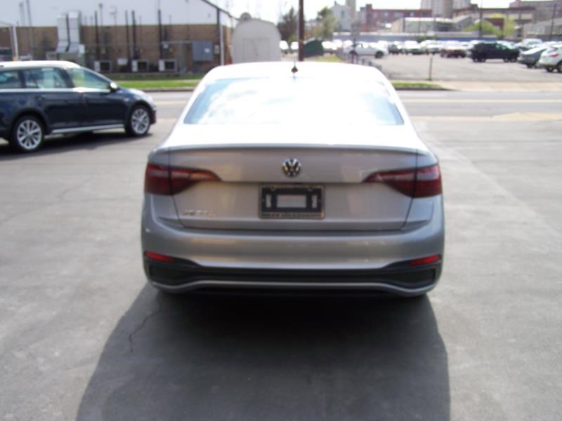 2024 Volkswagen Jetta Sport - Photo 11