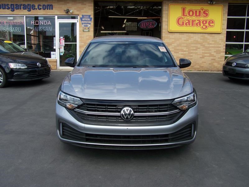 2024 Volkswagen Jetta Sport - Photo 2