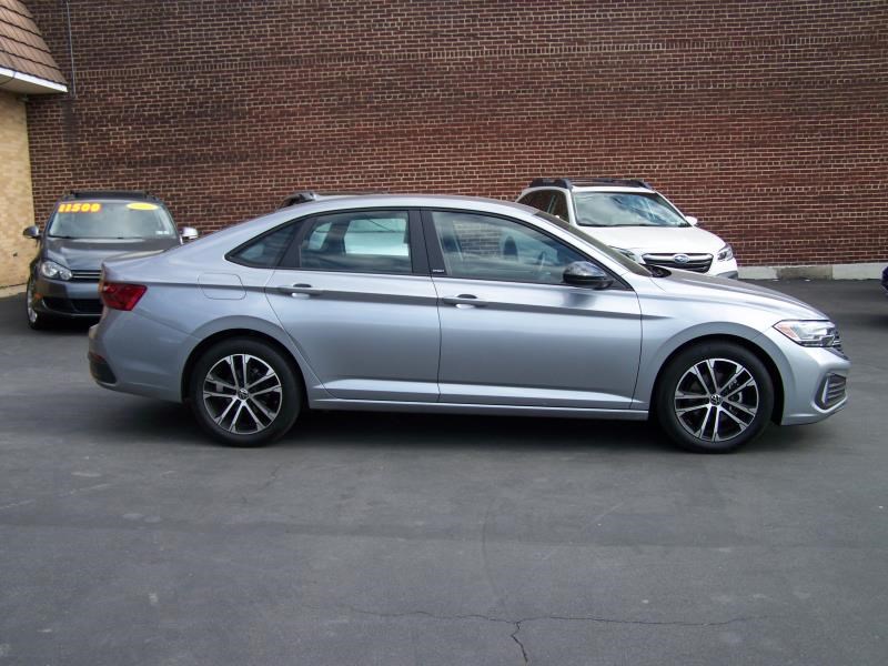 2024 Volkswagen Jetta Sport - Photo 4