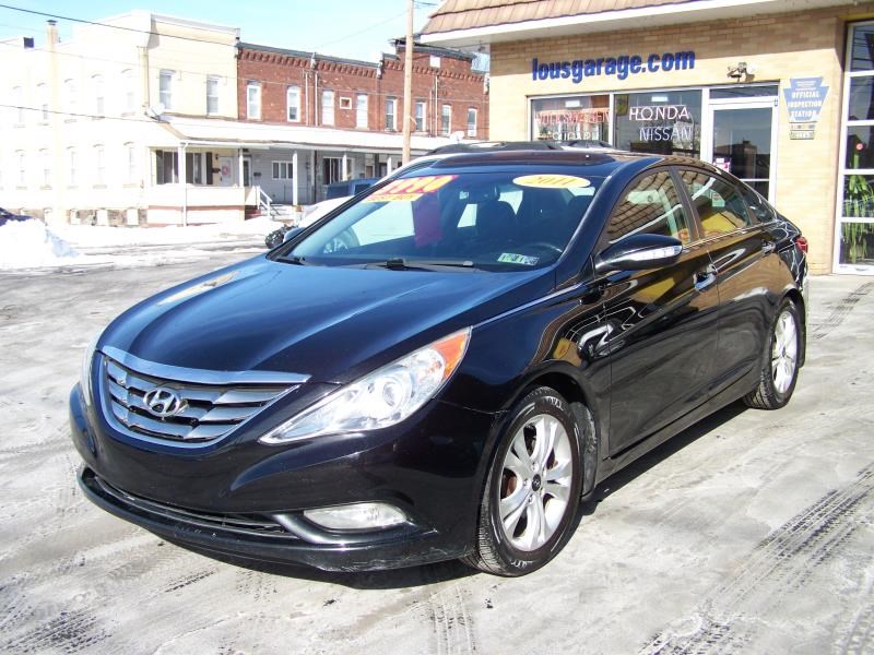 11 HYUNDAI